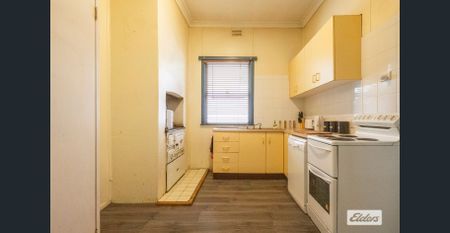 Central, Double Storey Family Home - Photo 4