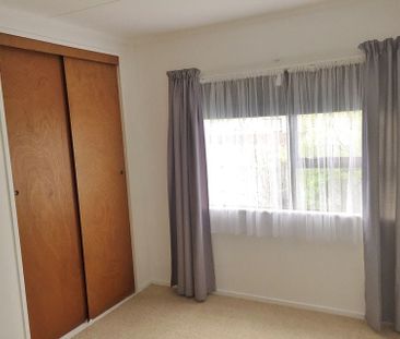 Charming Sunny 2BR Townhouse in Springvale - Photo 2