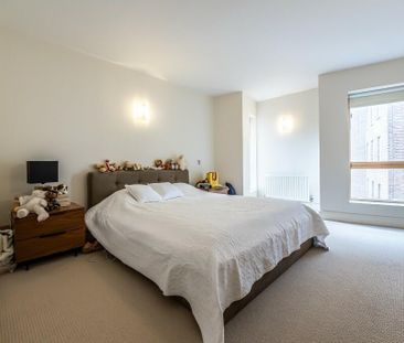 3 bedroom flat to rent - Photo 1
