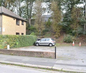 Station Approach, Coulsdon North, Coulsdon, CR5 - Photo 3