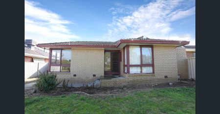 Spacious 3-Bedroom Family Home in a Quiet, Convenient Location - Photo 2