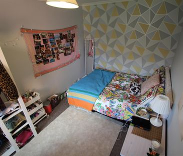 4 bedroom terraced house to rent - Photo 3