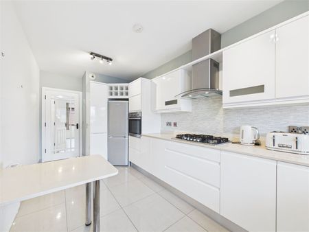 2B Warrington Mews , Donabate, County Dublin - Photo 5