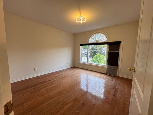 For Lease - 18 Oak Avenue, Richmond Hill, Ontario - Photo 1