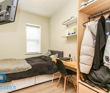 3 bed Apartment for Rent - Photo 1