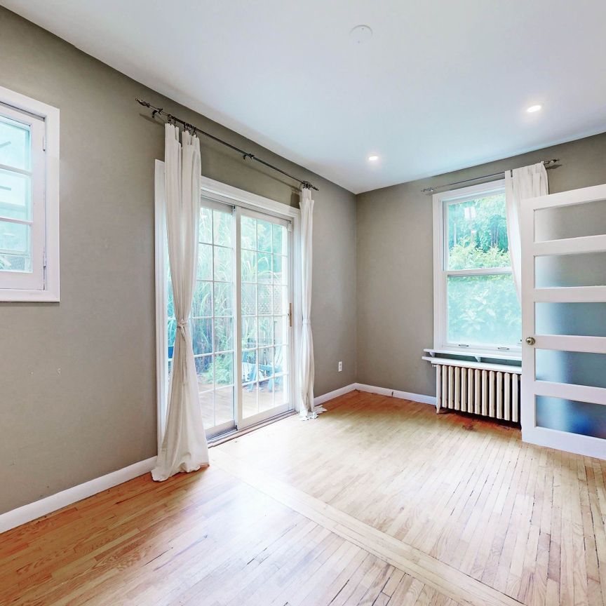 For Lease - 149 Worsley Street, Barrie, Ontario - Photo 1