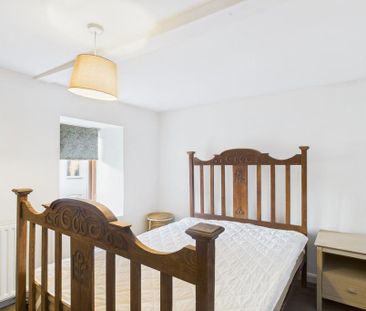 2 bedroom terraced house to rent - Photo 4