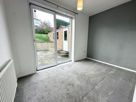 2 bedroom semi-detached bungalow to rent - Photo 2