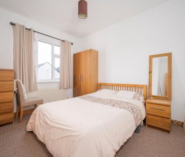 24 Prince Edward Park, Belfast, BT9 5FZ - Photo 6