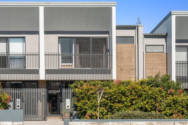 9 Alight Circuit, Cameron Park NSW 2285 - House For Rent | Domain - Photo 1