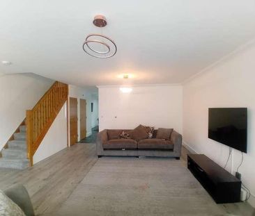 Ascot, Berkshire, SL5 - Photo 2