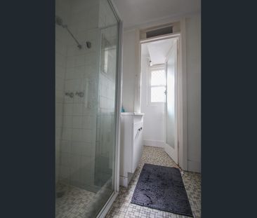 FULLY FURNISHED 1 BEDROOM - Photo 2