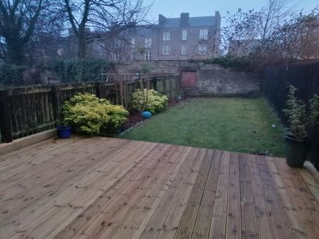 4 bedroom townhouse to rent - Photo 4