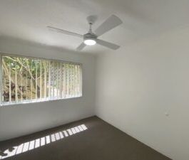 2/20 Aquila Court, Mermaid Waters QLD 4218 - Photo 3