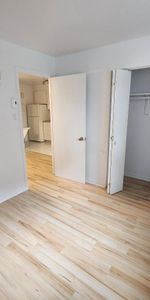 3 1/2 SEMI-MEUBLÉ - Photo 3