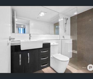 Modern two-bedroom apartment in pet-friendly complex - Photo 5