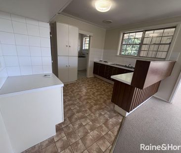 145 Matthews Avenue, Orange, NSW 2800 - Photo 2