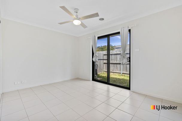 Townhouse In Small Complex Close to Local Amenities - Photo 1