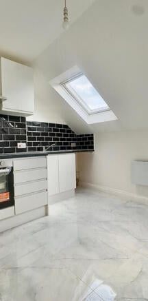 Crowborough Road, London - Photo 1