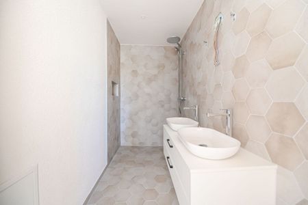 FIRST-TIME OWNERSHIP - LUXURIOUS 5.5-ROOM MAISONETTE APARTMENT - Photo 4