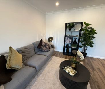 “Newly Renovated - Opposite Westfield !” - Photo 3