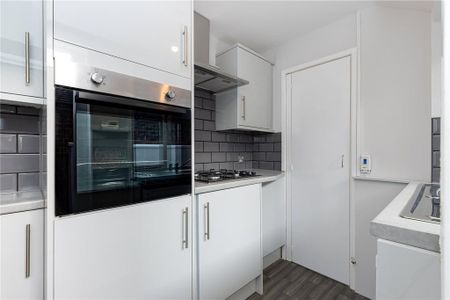 2 bedroom terraced house to rent - Photo 3