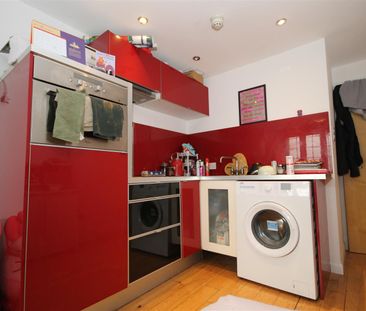 2 bed flat to rent in Elm Road, Bristol, BS7 - Photo 3