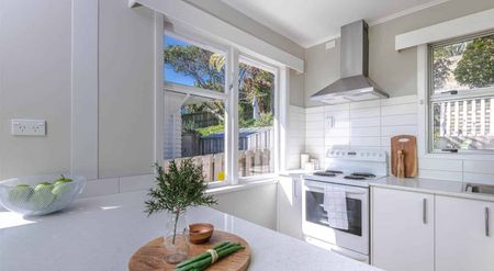 Classic Beauty - Photo 4