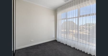 Impressive Townhouse in a Highly Sought-After Location! - Photo 3