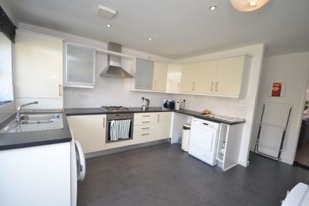 2 bed Mid Terraced House for Rent - Photo 5