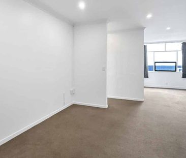 CITY CENTRE- 3 BEDROOMS - Photo 3
