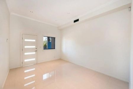 Family Comfort and Versatility in the Heart of Ermington - Photo 5