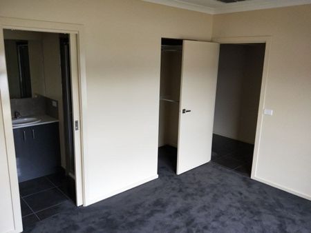 Contact Agent for Inspection and More Information 0448 636 633 - Photo 4