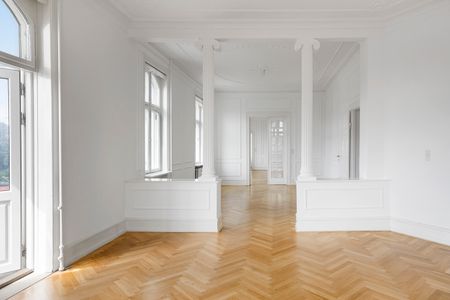 Flot herskabslejlighed med fire altaner - Photo 3