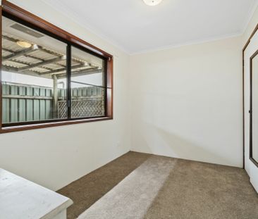 PERFECTLY POSITIONED TWO BEDROOM UNFURNISHED DUPLEX - Photo 5