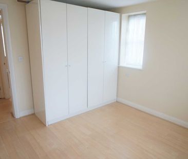 Price £1,175 pcm - Available 15/01/2026 - Unfurnished - Photo 3