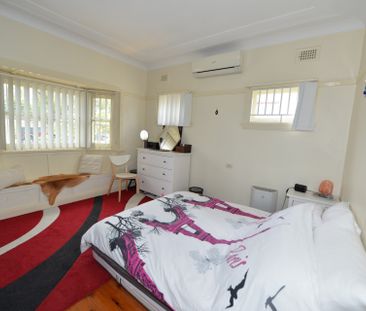 42 Alexandra Avenue, Westmead - Photo 3