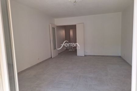Location Appartement 2 pièces 48m² DRAGUIGNAN 83300 - Photo 2