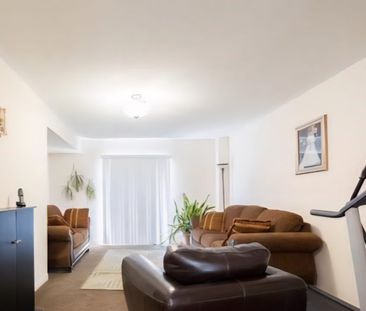 For Lease - 439 Aspendale Crescent, Mississauga, Ontario - Photo 2