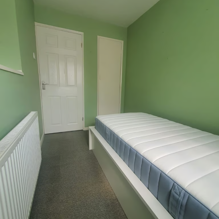 1 bedroom in a house share to rent - Photo 1