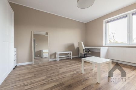 Piękna i wyposażona kawalerka w Rogoźniku do wynajęcia | Spacer 3D - Photo 4