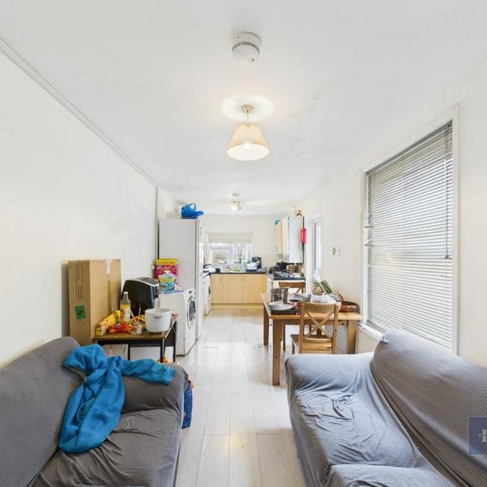 5 bedroom house to rent - Photo 1