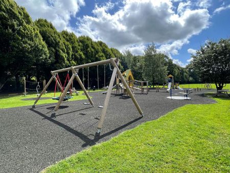 2 bedroom end of terrace house to rent - Photo 2