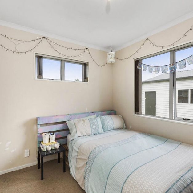 Tidy 2 bedroom home - Photo 1