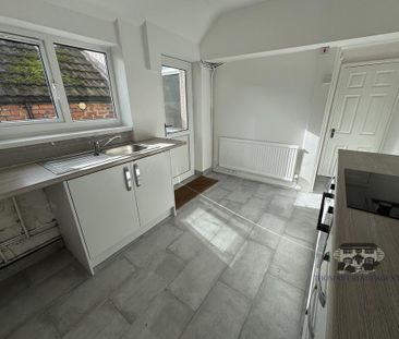 3 bedroom terraced house to rent - Photo 2