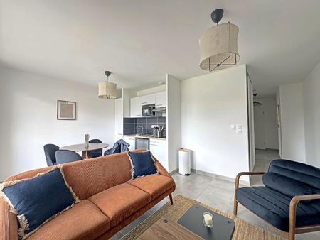 BEAUZELLE - T2 meublé avec terrasse, jardin et parking, - Photo 2