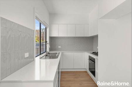 MODERN TOWNHOUSE IN QUIET COMPLEX - Photo 4