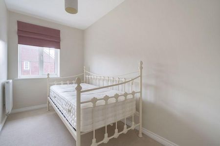 4 bedroom detached house to rent - Photo 4