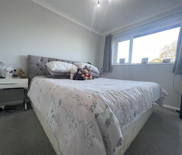 3 bedroom terraced house to rent - Photo 6