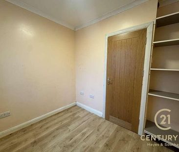 Lansbury Drive, UB4 - Photo 3